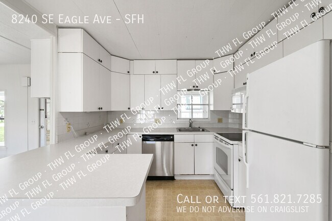 Foto del edificio - 8240 SE Eagle Ave