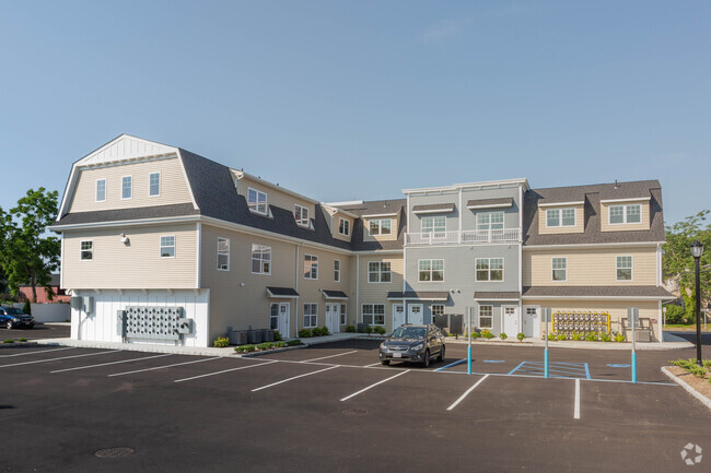 Rear Parking lot - Courtyards on Fifth