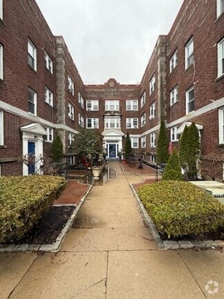 Building Photo - 15 Ives St