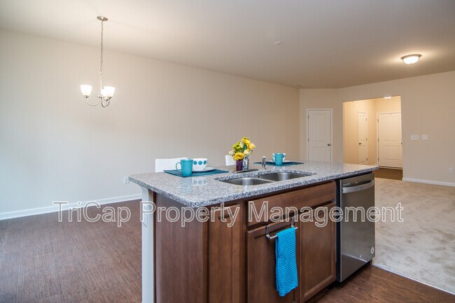 Building Photo - 343 White Oak Ridge Dr