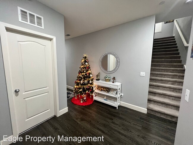 Building Photo - 5 br, 3 bath House - 2247 Mayhill Dr