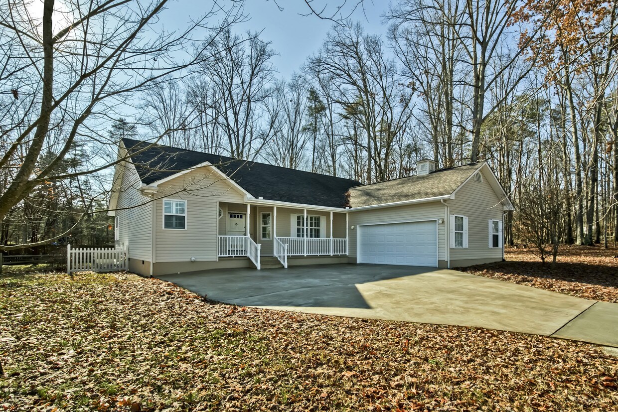 Primary Photo - 131 Country Way Rd
