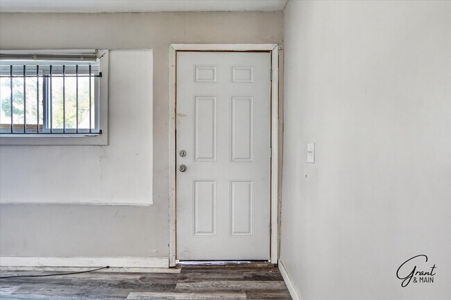 Foto del edificio - 11546 Chalmers St