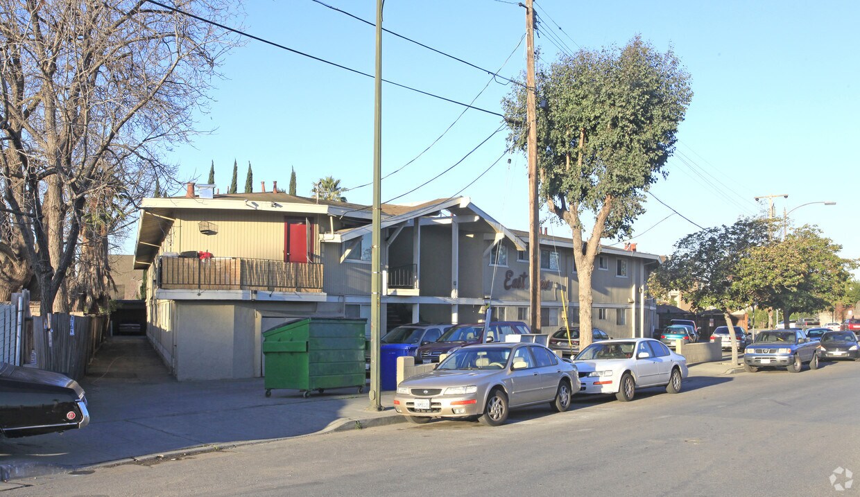 Con vista al este - East View
