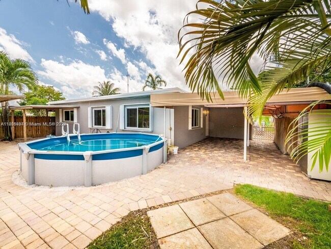 Foto del edificio - 3809 E Shore Rd