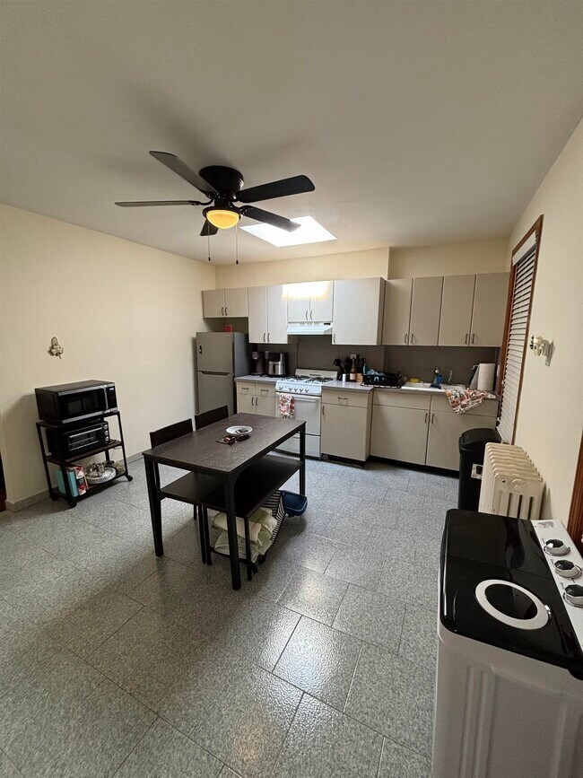 Foto del edificio - 513 Willow Ave