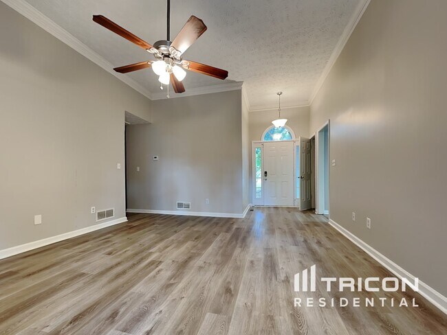Building Photo - 40 Fair Ridge Ct
