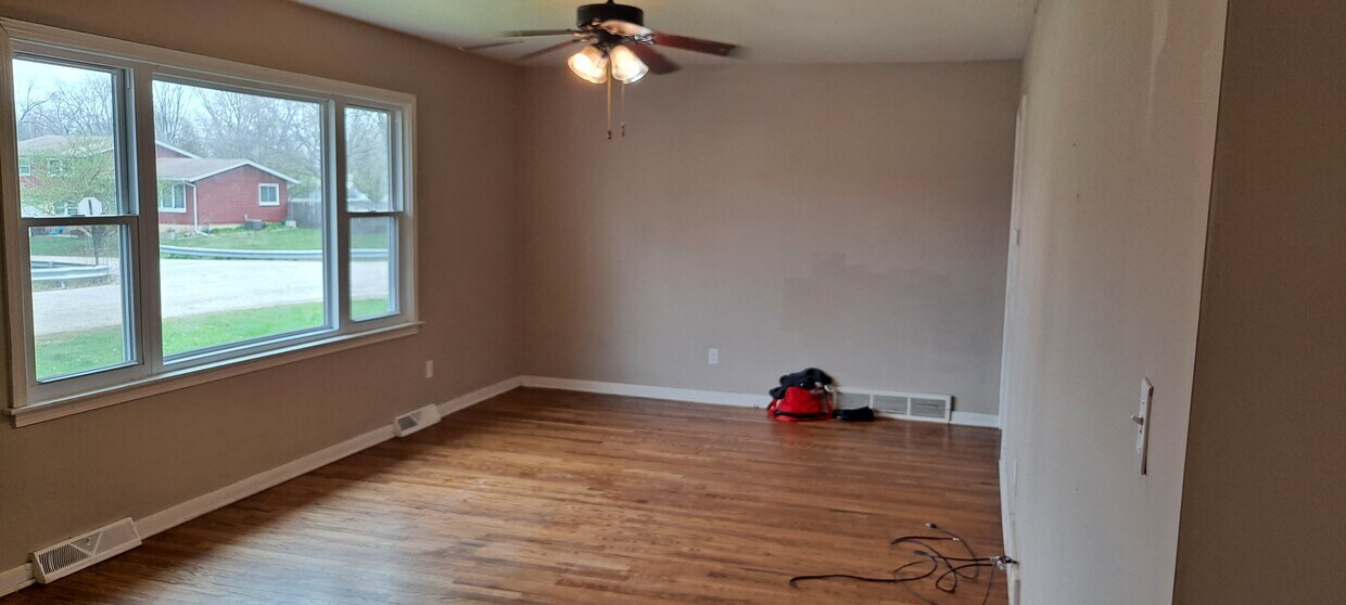 1807 Beach Rd, McHenry, IL 60050 House Rental in McHenry, IL