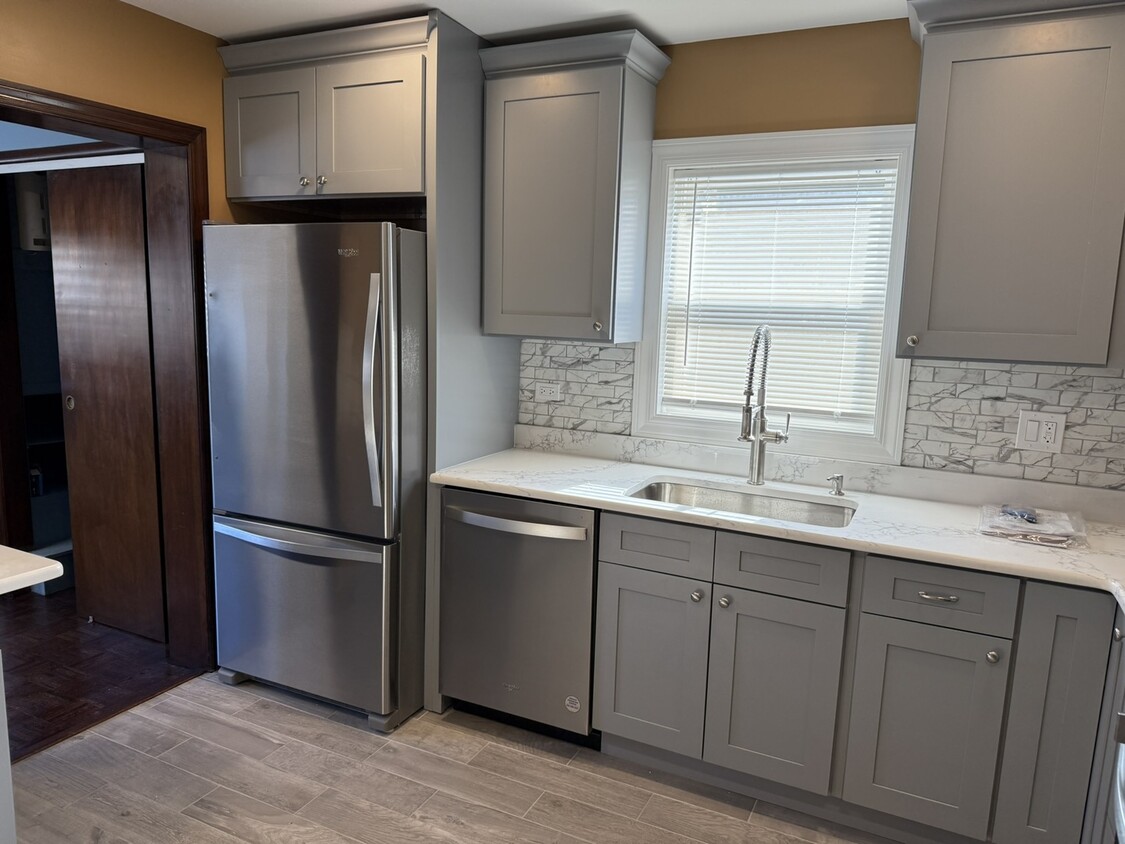 Foto del edificio - 2427 N Erie St