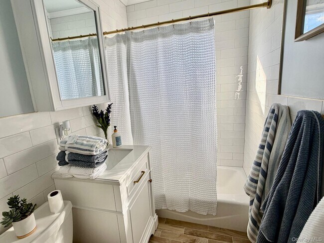 Foto del edificio - 211 W Walnut St