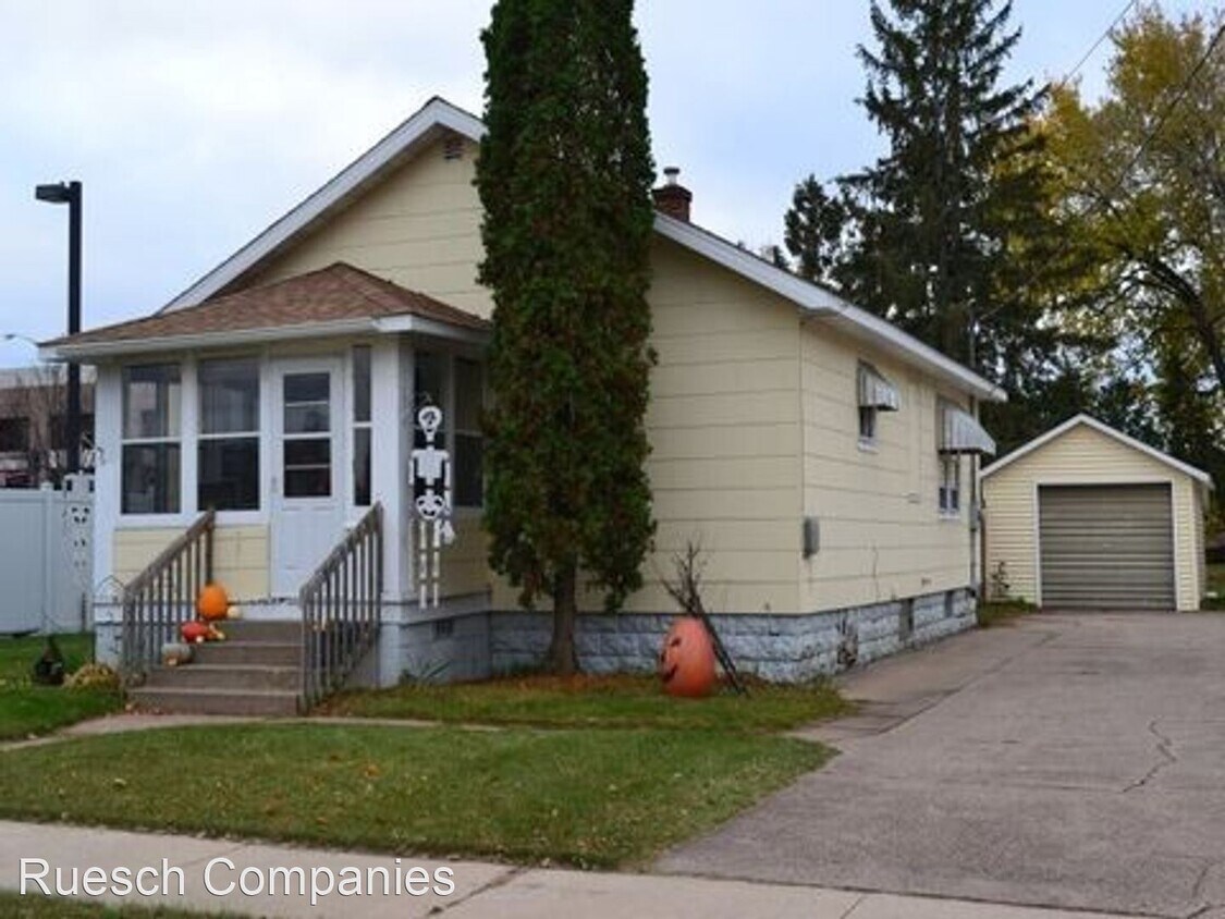 2 br, 1 bath House 730 Dewey St House Rental in Wisconsin Rapids