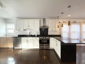 Building Photo - 239 Quincy Shore Dr