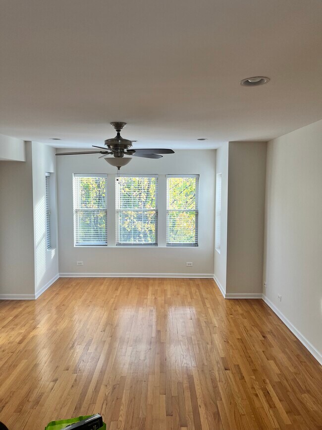Building Photo - 3302 W Pensacola Ave