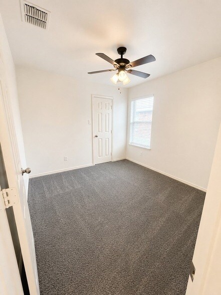 Foto del edificio - 1000 Salt Creek Trail