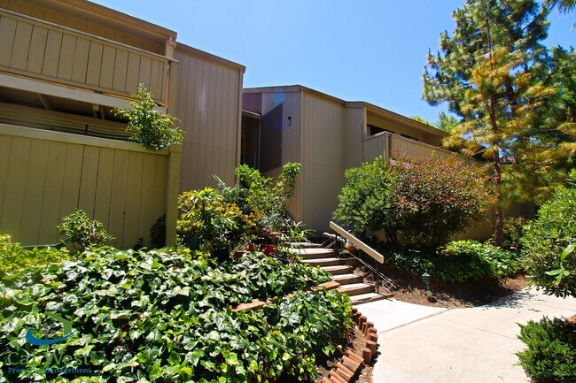 Foto del edificio - $2595 - 2 Bedroom, 2 Bath Upstairs Condo i...