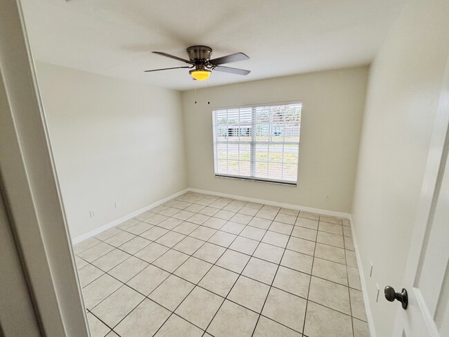 Building Photo - 492 Del Monte Rd