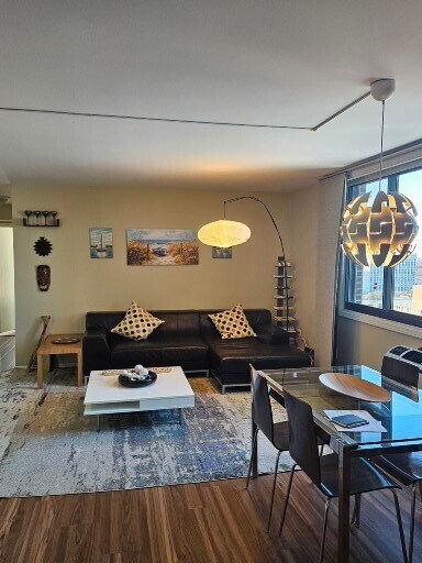 Foto del edificio - 6325 N Sheridan Rd