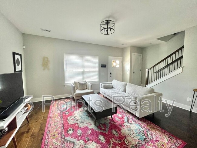 Foto del edificio - 2327 Patrick Ave