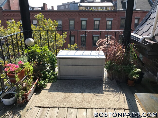 Building Photo - 1 Union Pk