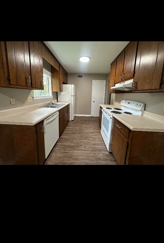 Building Photo - 1409 Shallow Brook