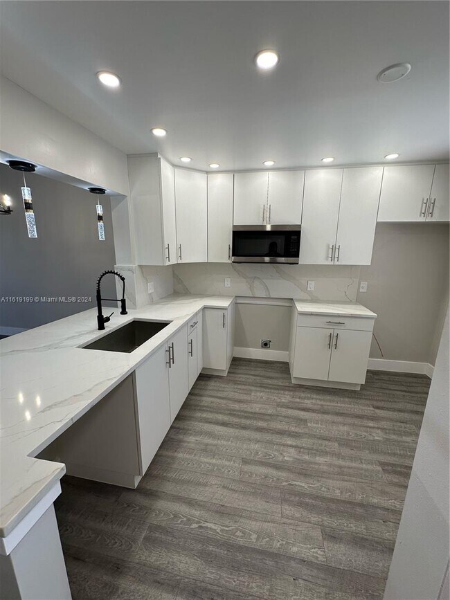Foto del edificio - 11264 Taft St