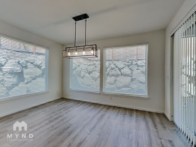 Foto del edificio - 16401 26th St E