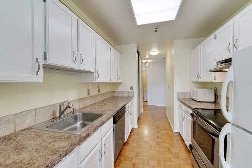 Foto del edificio - Lynnwood Estates Condo - 2 bedrooms