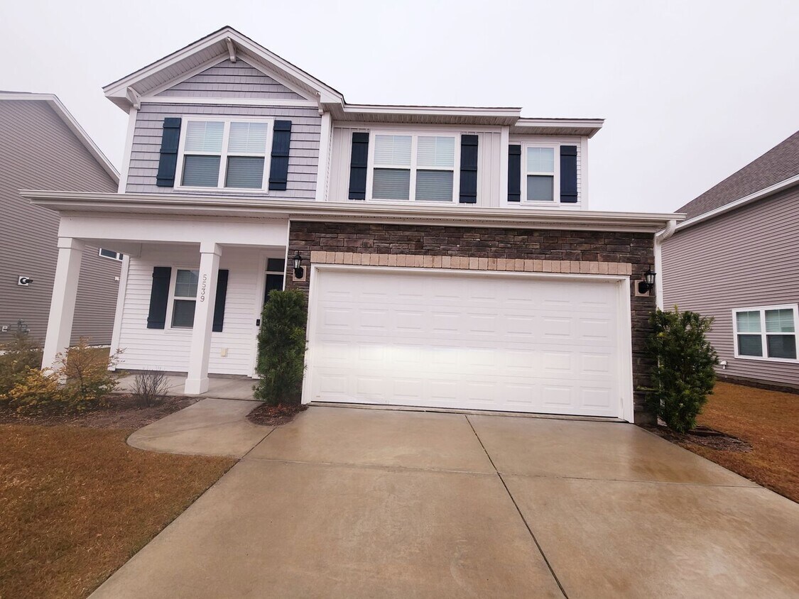 Primary Photo - Spacious 4bed/2.5 bath in the Community of...
