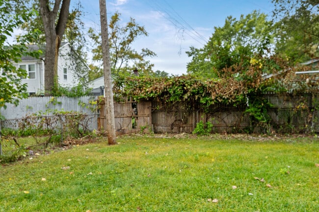 Building Photo - 26621 Spicer St