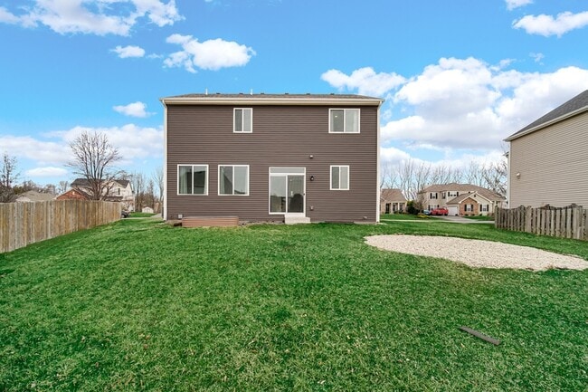 Building Photo - 2155 Greenview Dr