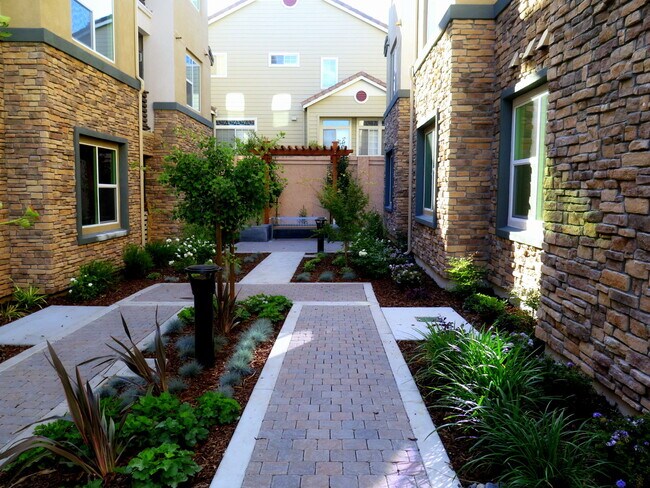 Entry Way - 1110 Karby Ter