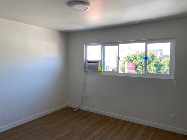 Building Photo - 624 Silver Lake Blvd
