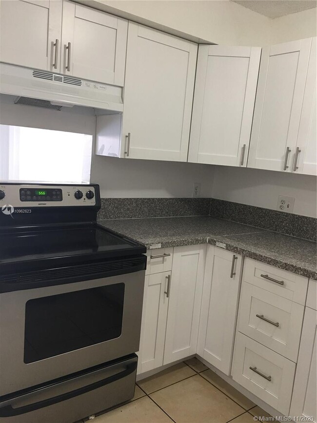 Building Photo - 3243 Coral Ridge Dr