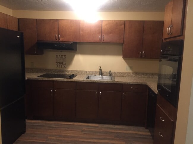 Building Photo - 5202 Halcyon Dr