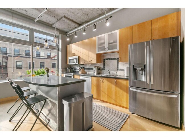 Building Photo - 918 N 3rd St