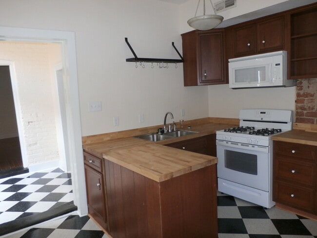 Building Photo - 403 N 27th St