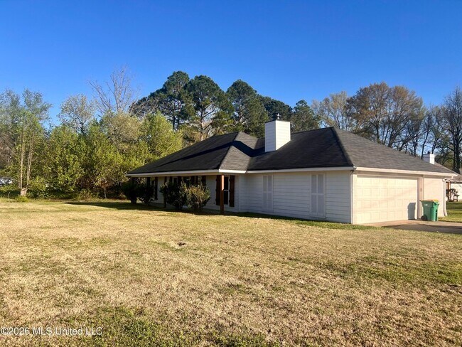 Building Photo - 405 Beaver Creek Dr