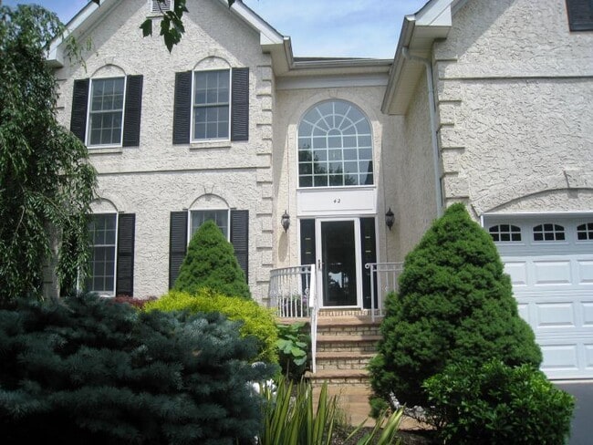Building Photo - 42 Vanderveer Dr