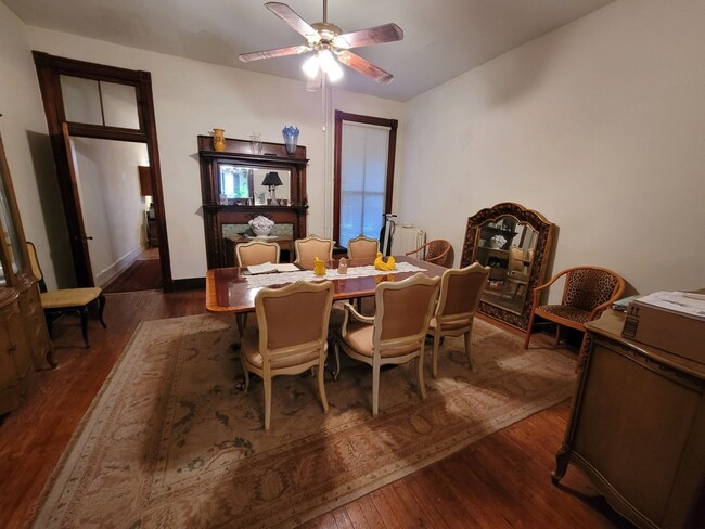 Foto del edificio - Spacious 6BR/2.5BA in CV AVAILABLE August ...