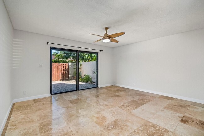 Foto del edificio - 2700 S Oakland Forest Dr
