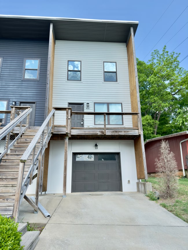 Building Photo - 451 N 1st St