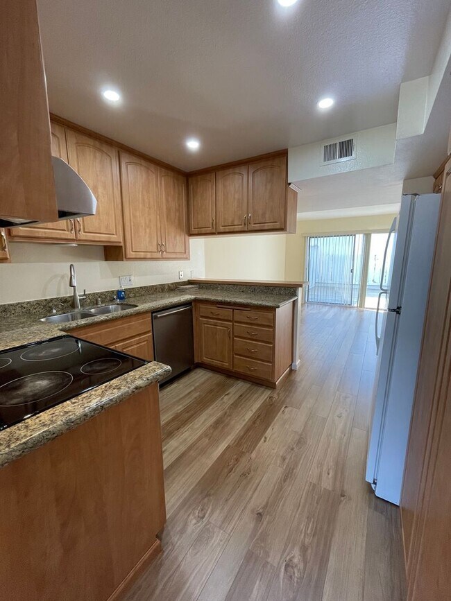 Foto del edificio - Terrific 3Br/2.5Ba Townhome in Scripp Ranch