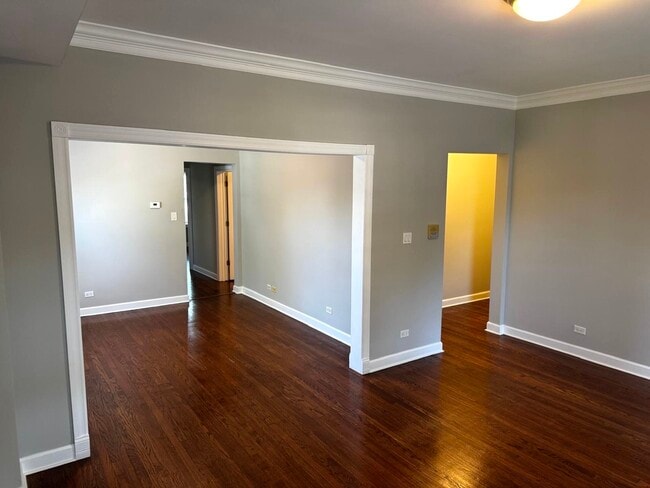 Building Photo - 2157 N Kenneth Ave