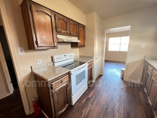 Building Photo - 1529 N Marque Ann Dr