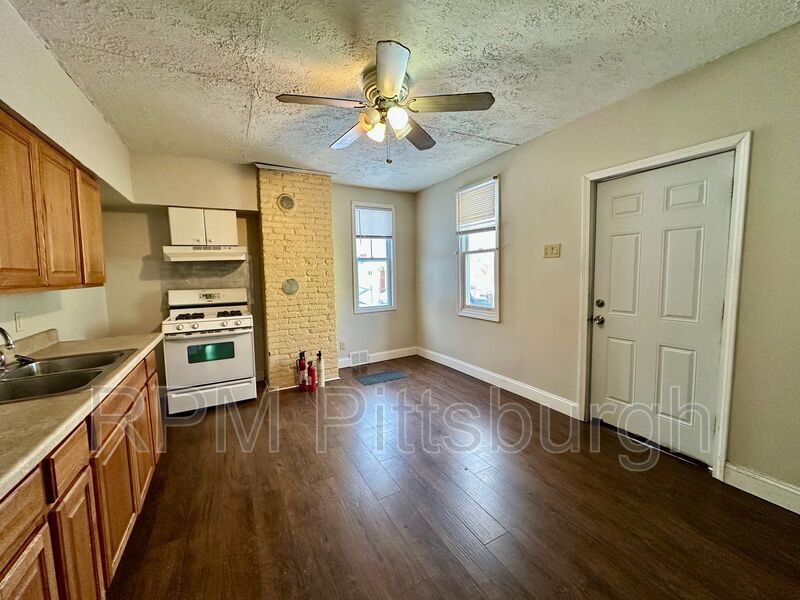 Photo - 1827 Waite St