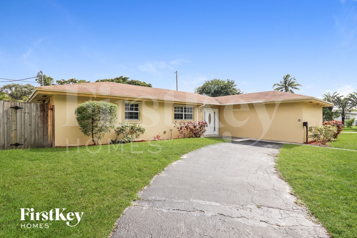 Foto principal - 4970 NW 12th St