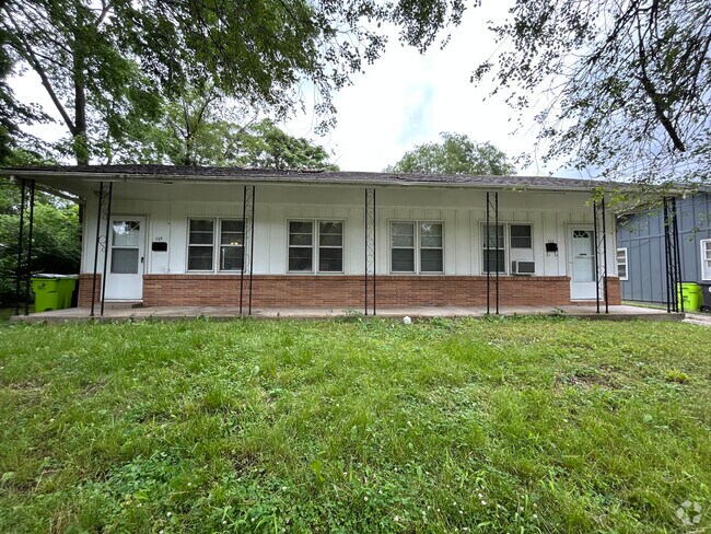 Building Photo - 109 Baldwin St