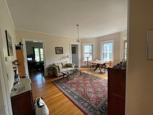 Building Photo - 56 Hawes St