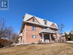 Building Photo - 760-760 King St E