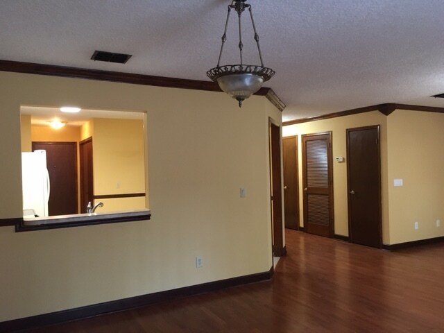 Foto del edificio - 4134 Hidden Branch Dr N